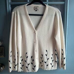 Alpaca International 100% Alpaca Wool Leaf Embroidery Cardigan Cream Black M / L